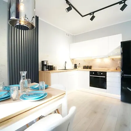 Everysky - Mickiewicza 30 *